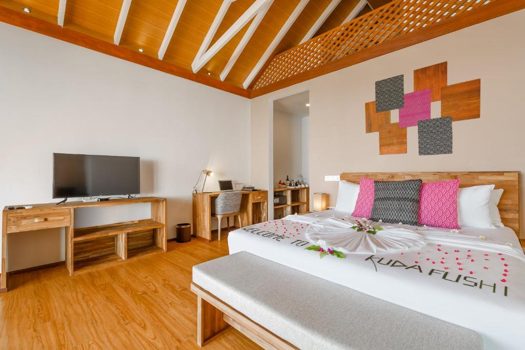 Kudafushi Resort & Spa - 15