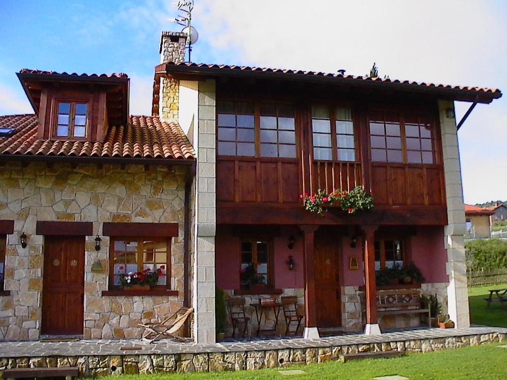 Asturias Apartamentos Rurales Naveces, Naveces – מחירים ...
