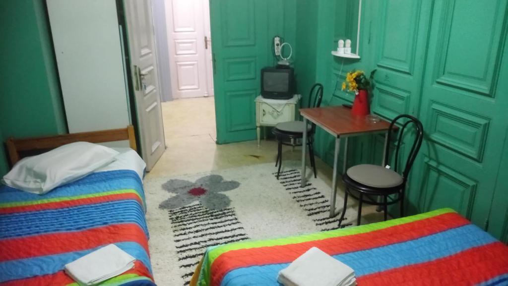 
Economy Triple Room with Shared Bathroom
