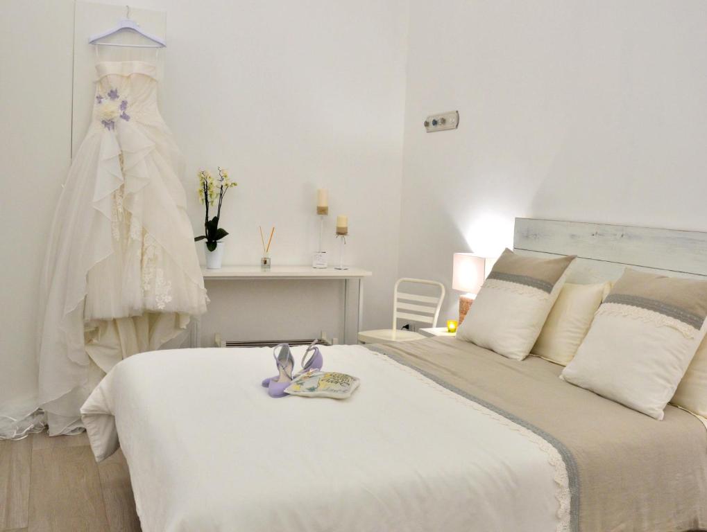 FEMily B&B Bed and Breakfast di Puglia in - Bari - Habitación Cuádruple Con Vista Al Jardín