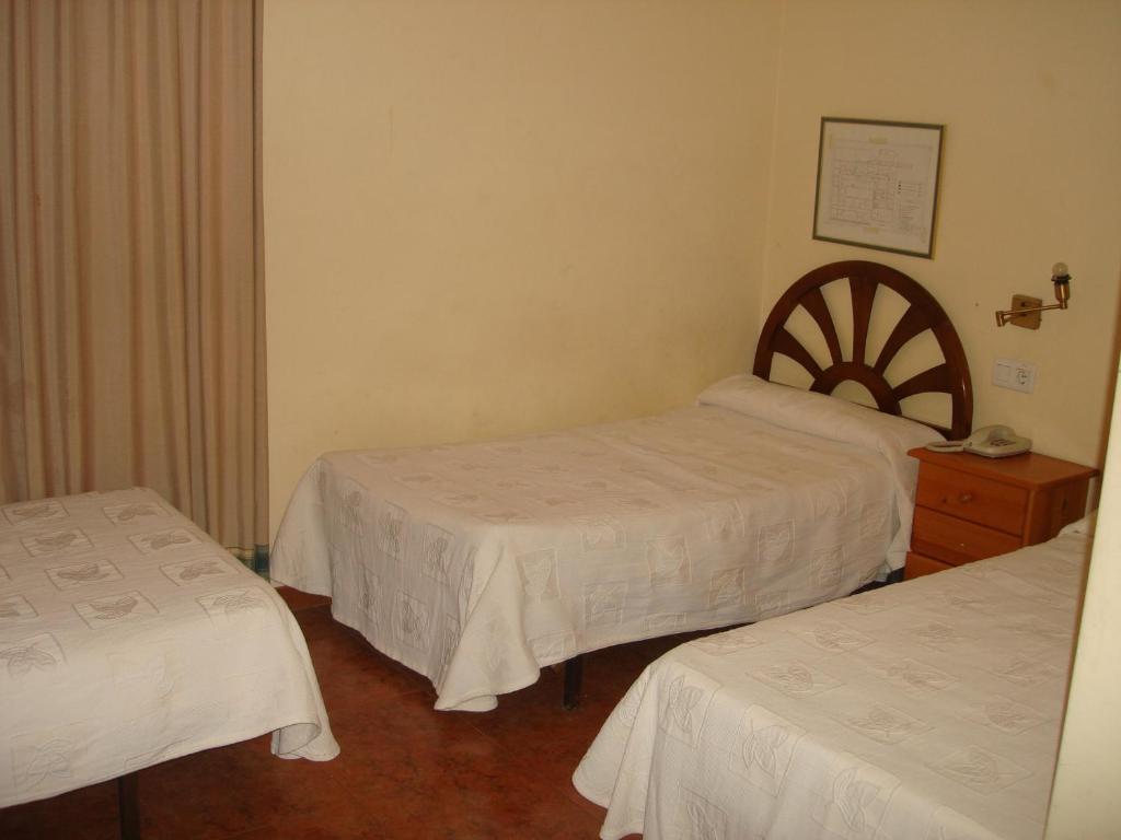 Hostal Millán - Triple Room