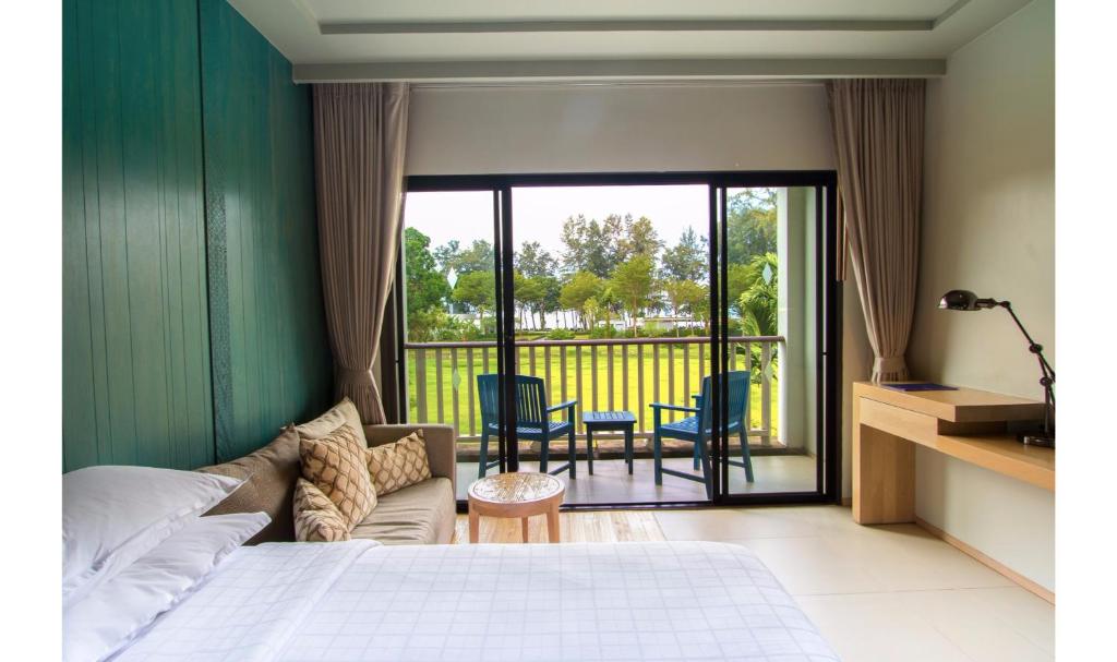 Dusit Thani Krabi Beach Resort - SHA Extra Plus - Deluxe Sea Flohing King Room