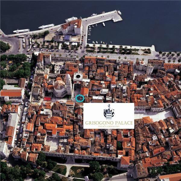 Nespecifikovaný výhled na destinaci Split nebo výhled na město při pohledu z apartmánu