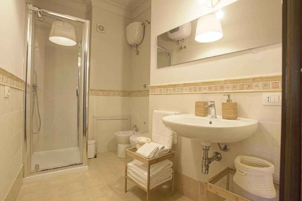 Koupelna v ubytování B&B Palazzo Bibirria