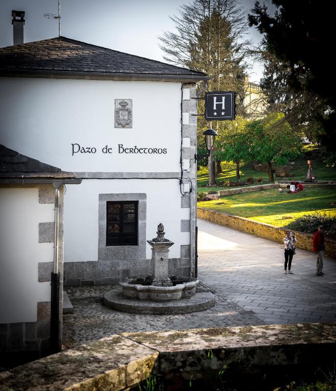 Fotografia z galérie ubytovania Hotel Pazo de Berbetoros v destinácii Portomarin