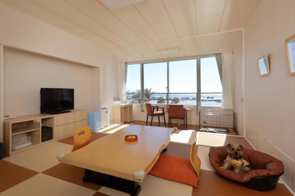 TV a/nebo společenská místnost v ubytování Shirahama Ocean Resort