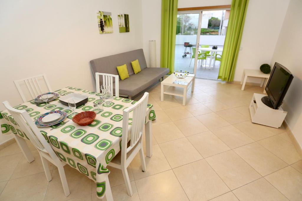 Da Ponte Flats - Armacao De Pera Terrace with bbq