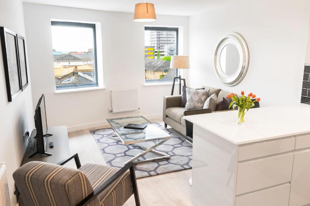 City Aldgate Apartments - One-Bedroom Apartment