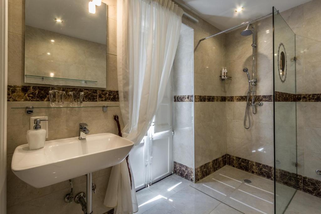 Koupelna v ubytování BOCO Boutique Hotel