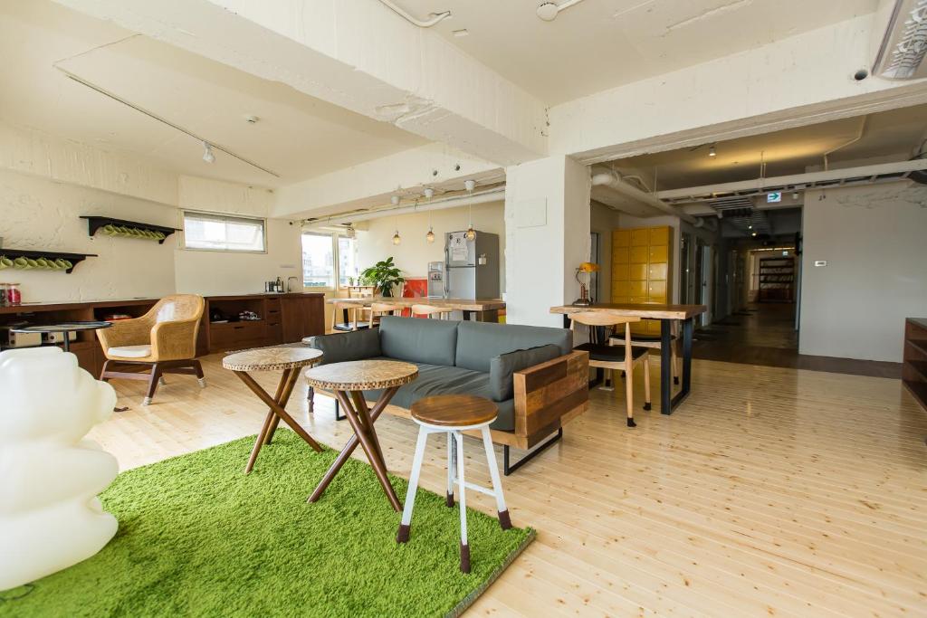 Gallery image of Mr. Lobster’s Secret Den design hostel in Taipei