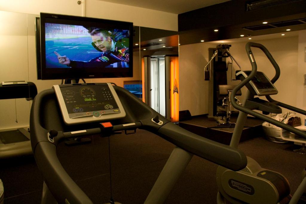 The fitness centre and/or fitness facilities at Pannonia Tower