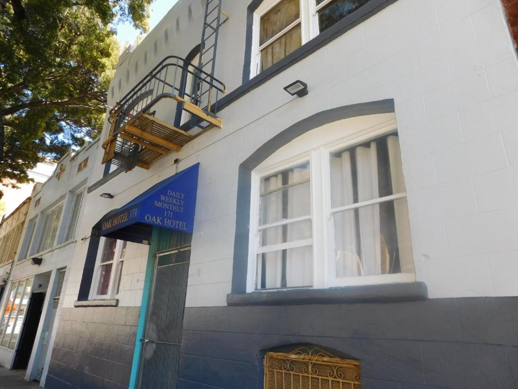 Oak Hotel - Housity