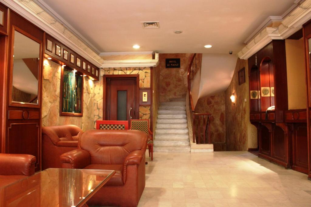 Posezení v ubytování Le Marly Hotel