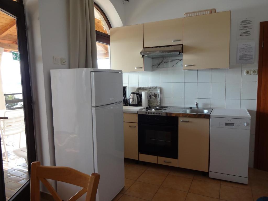 Kuchnia lub aneks kuchenny w obiekcie Villa Marlin