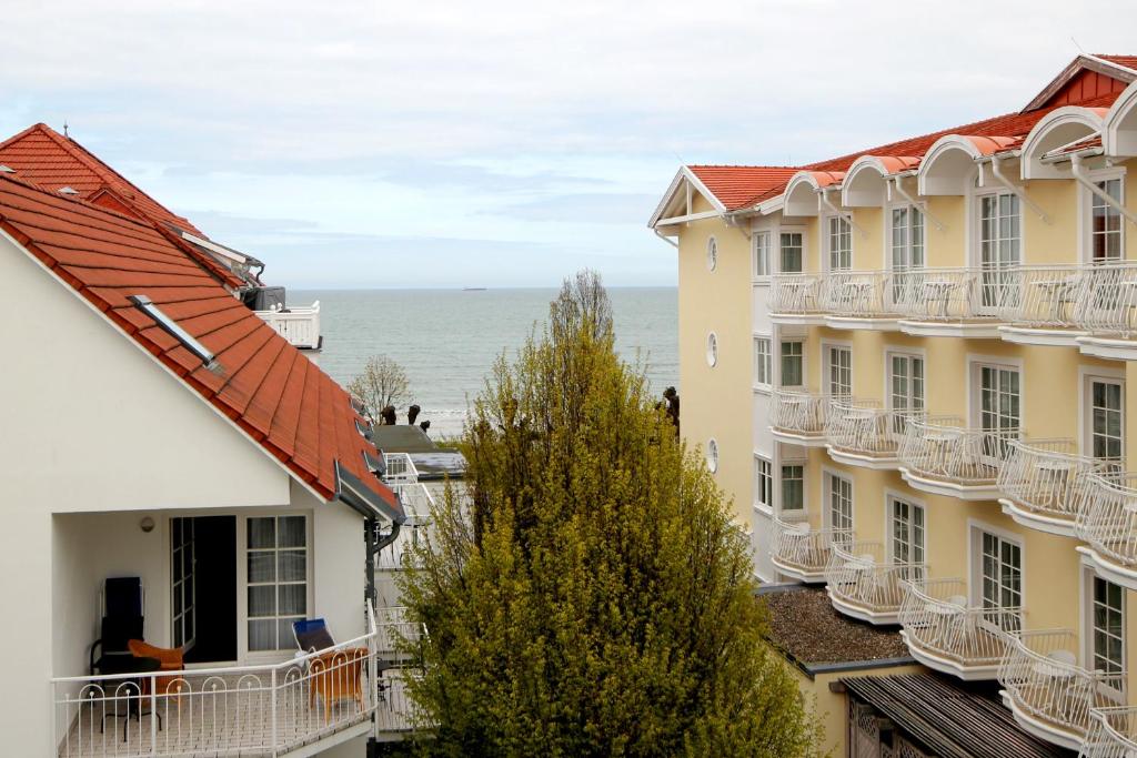 Haus Jahreszeiten by Rujana - Appartement à Deux Chambres De La Maisons 23rb24