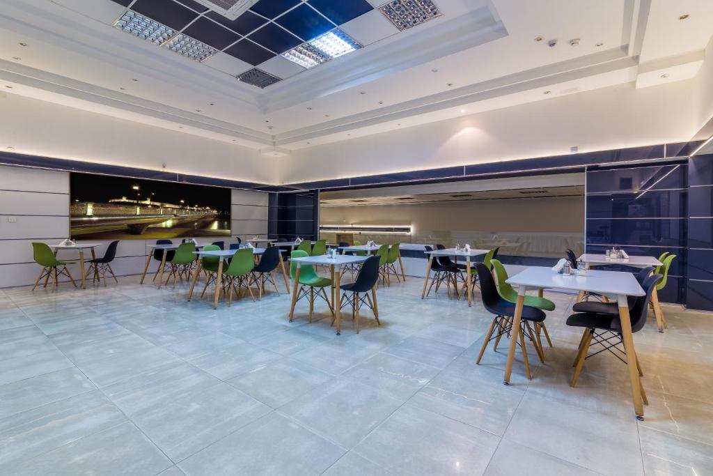 Restaurace v ubytování Hotel De KOKA