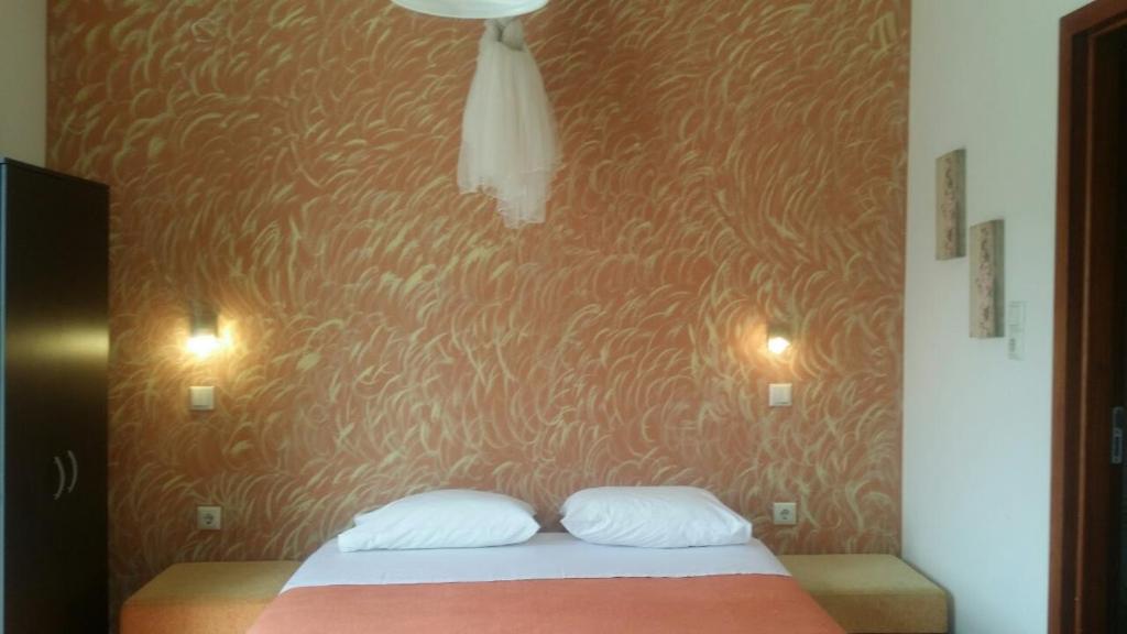 A bed or beds in a room at Elia Meronas
