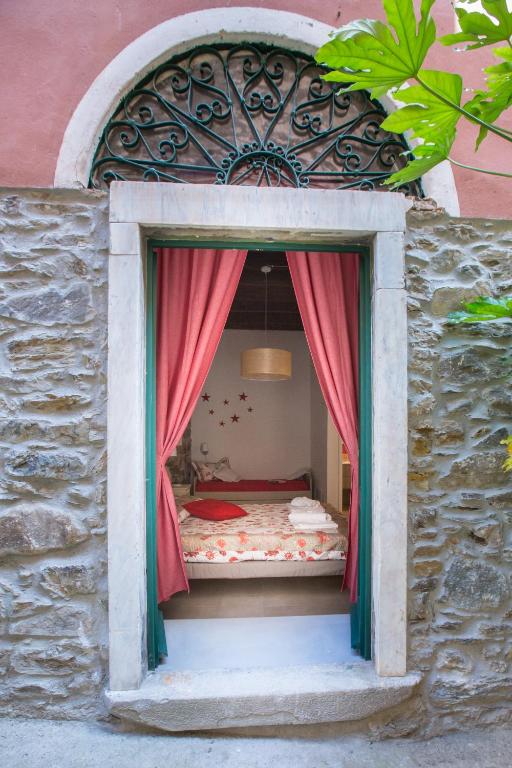 A bed or beds in a room at Mare amore @ Riomaggiore