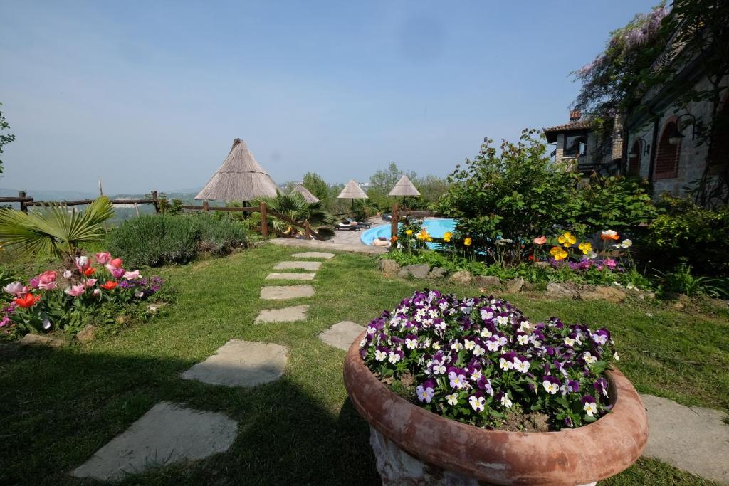 Zahrada ubytování Cascina Bricco