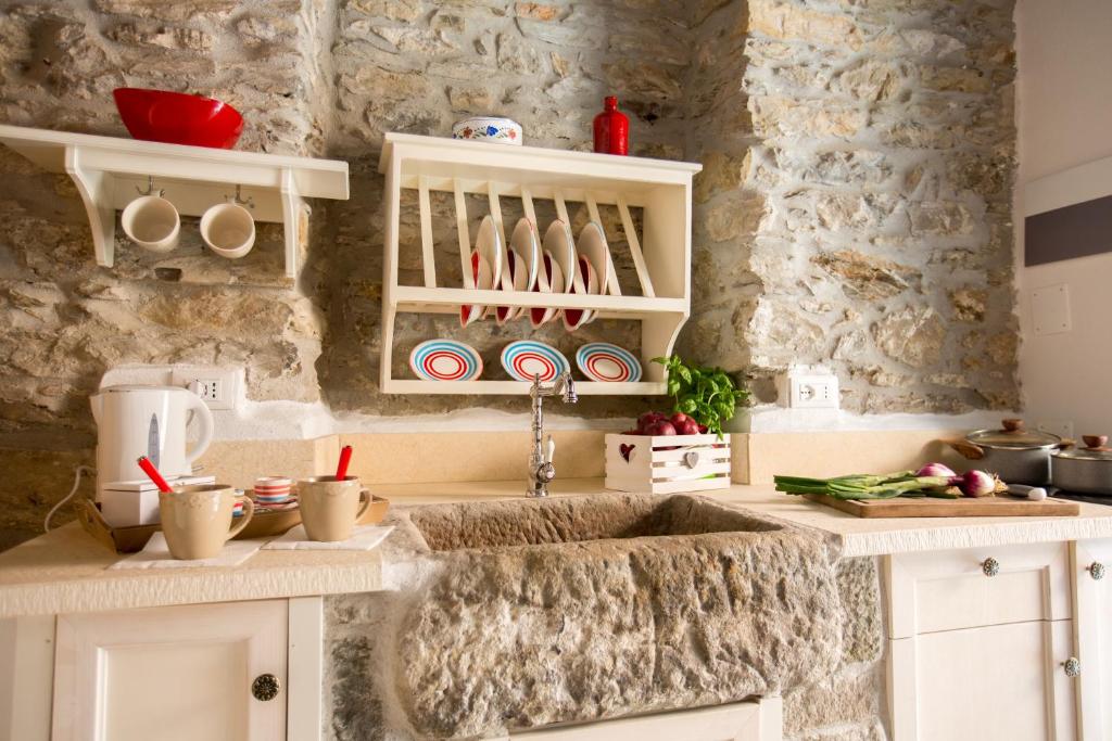 A kitchen or kitchenette at Mare amore @ Riomaggiore