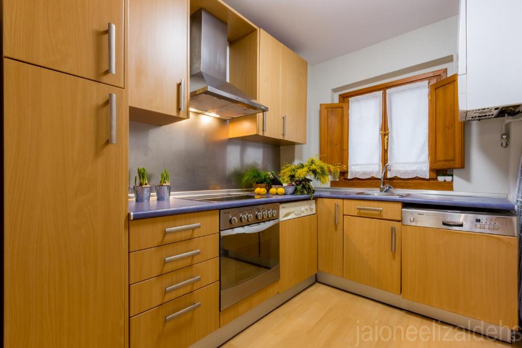 Kuchyň nebo kuchyňský kout v ubytování The Estafeta View Apartment