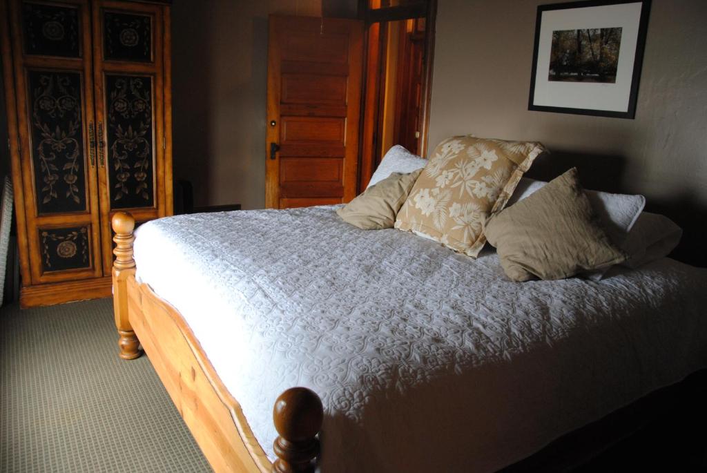 Off Broadway B & B photo