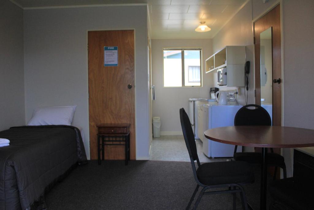 Coronation Court Motel - Resim 25