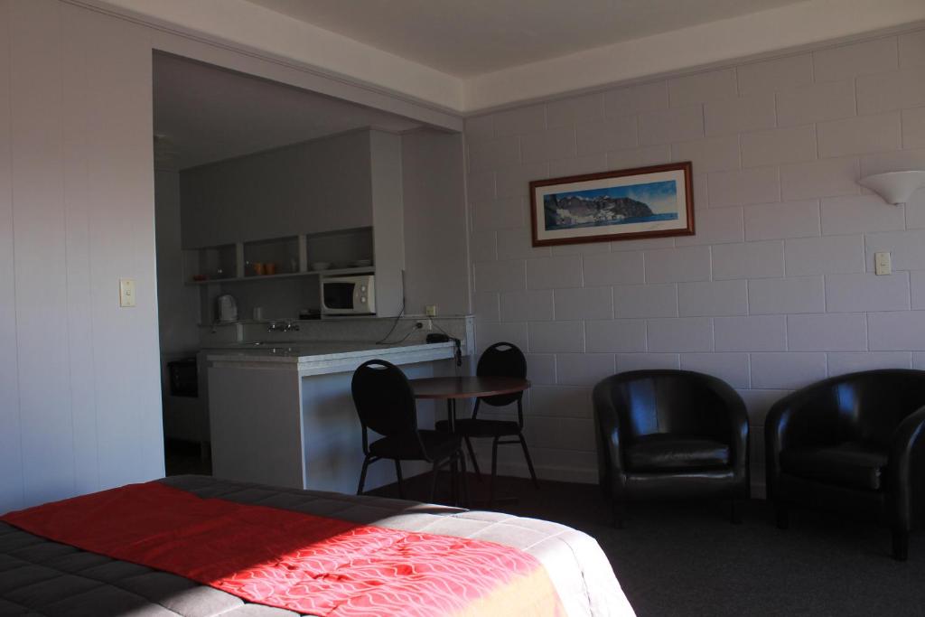 Coronation Court Motel - Resim 21