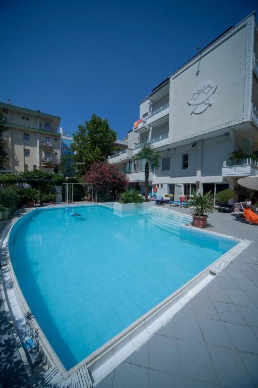 Bazén v ubytování SI Rimini Hotel nebo v jeho okolí