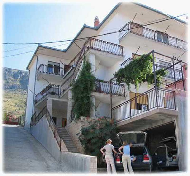 Výhľad na hory alebo výhľad na hory priamo z apartmánu