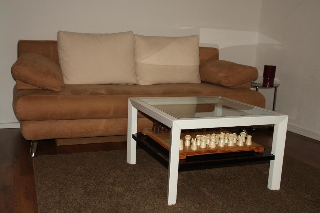 Frieslands Ferienwohnung - Apartment With Garden View