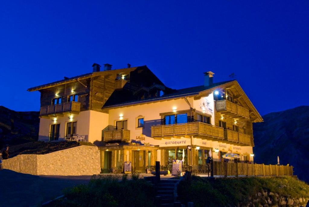 Budova, kde se hotel nachází
