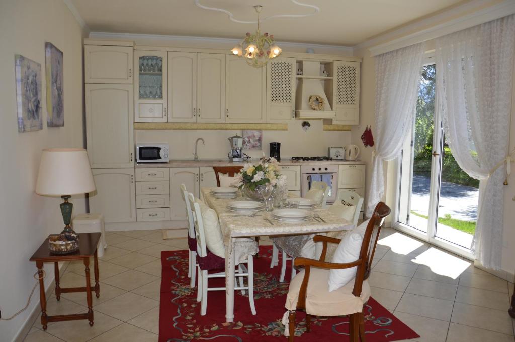Kuchyň nebo kuchyňský kout v ubytování Casa Eleganza