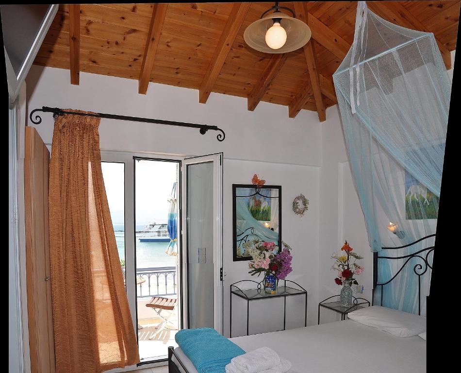 Estella Studios - Double Room With Balcony
