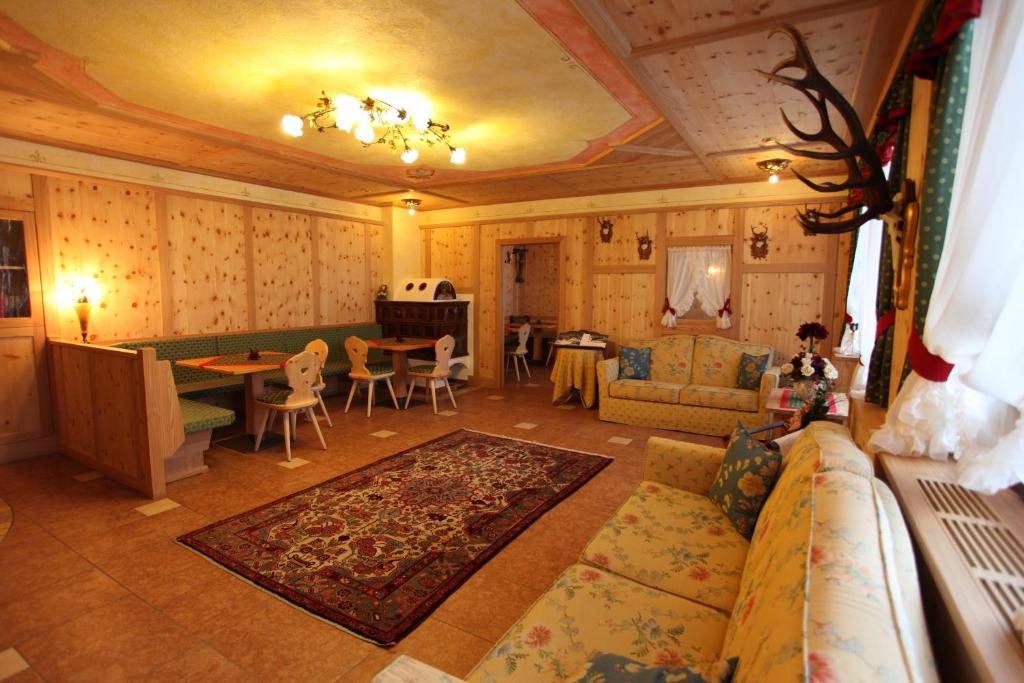 Posezení v ubytování Albergo Centrale