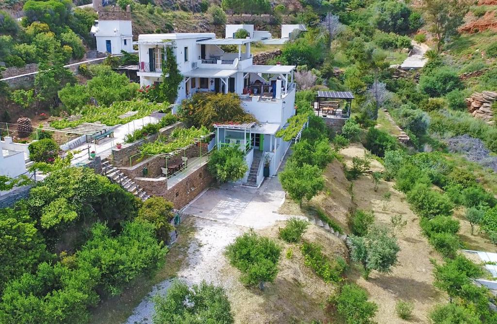 Pohľad z vtáčej perspektívy na ubytovanie Kypri Apartments