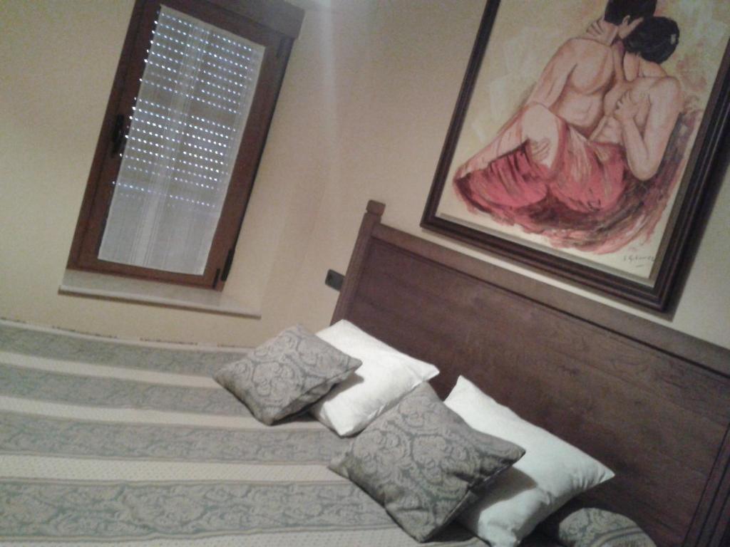 A seating area at Apartamentos Turísticos EL Duende de Carricuende