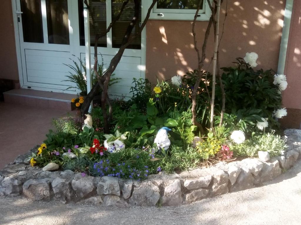 Zahrada ubytování Apartman Tihana