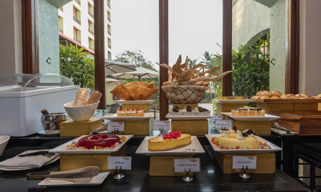 Makanan di atau berdekatan hotel