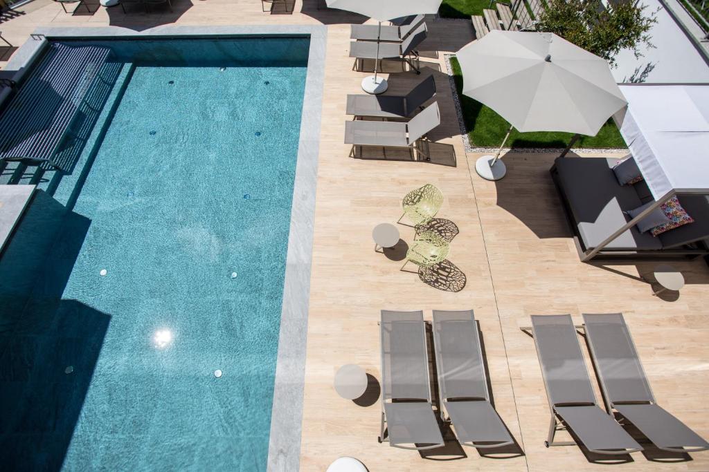 Bazén v ubytování Hilburger Hotel nebo v jeho okolí