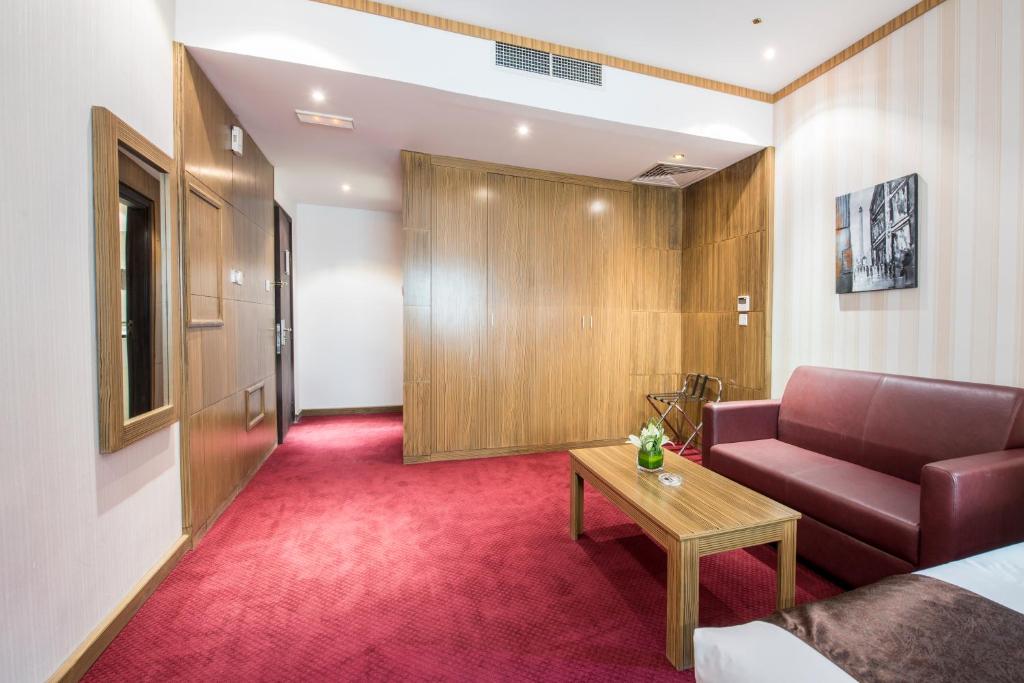 Royal Tulip Hotel LLC - Resim 23