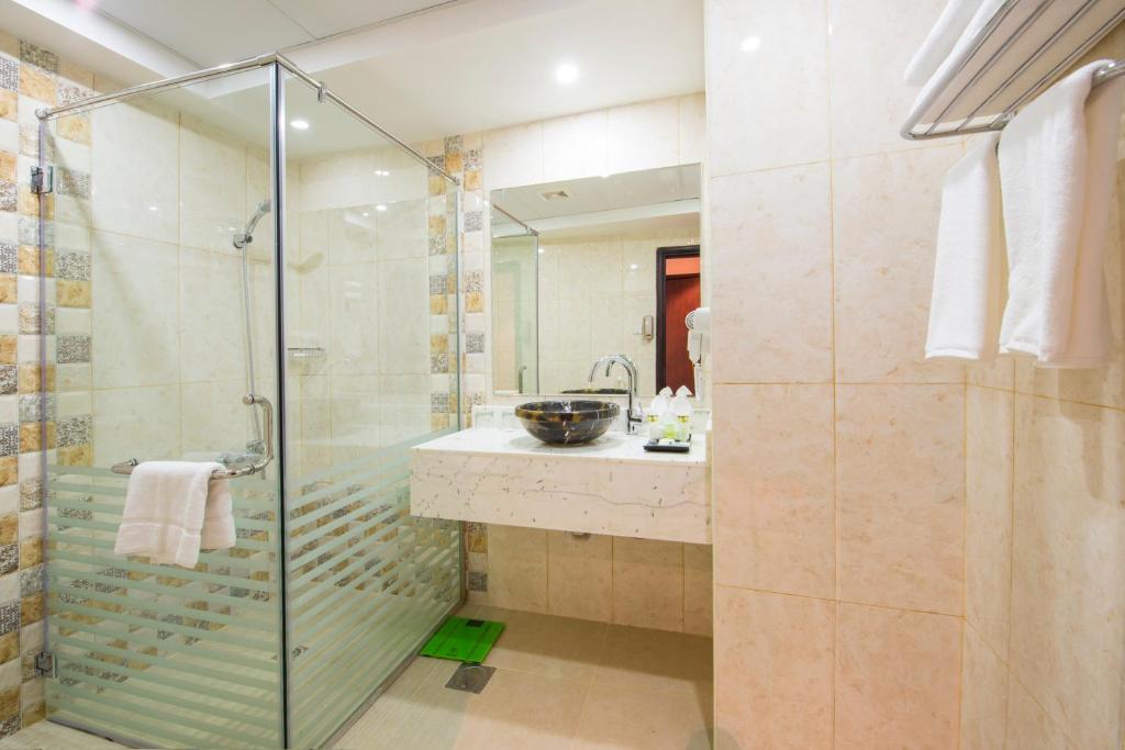 Royal Tulip Hotel LLC - Resim 22