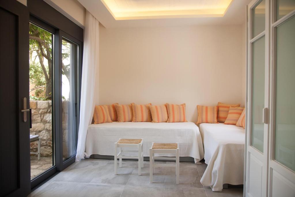 Artemis Village Apartments & Studios - 12