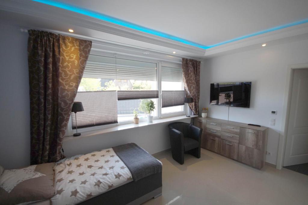 Pension / Zimmervermietung Wasbek - Double Or Twin Room - Disability Access