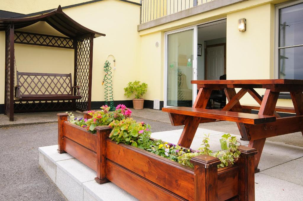 Balkón nebo terasa v ubytování Seabreeze Junior Suite Renvyle