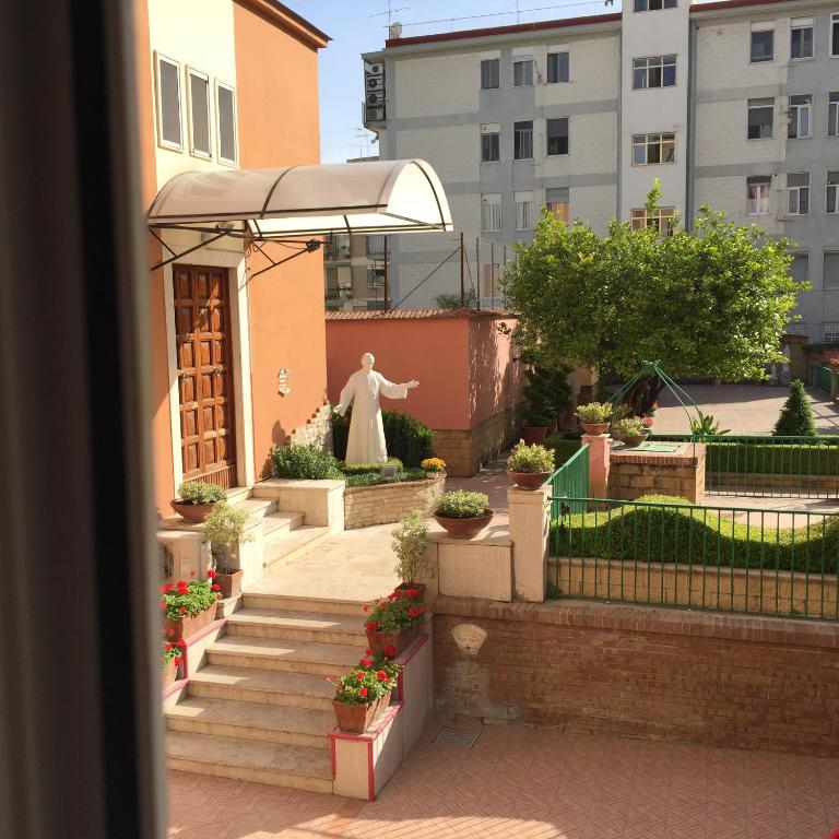 Vonkajšia záhrada v ubytovaní Villa Preziosa