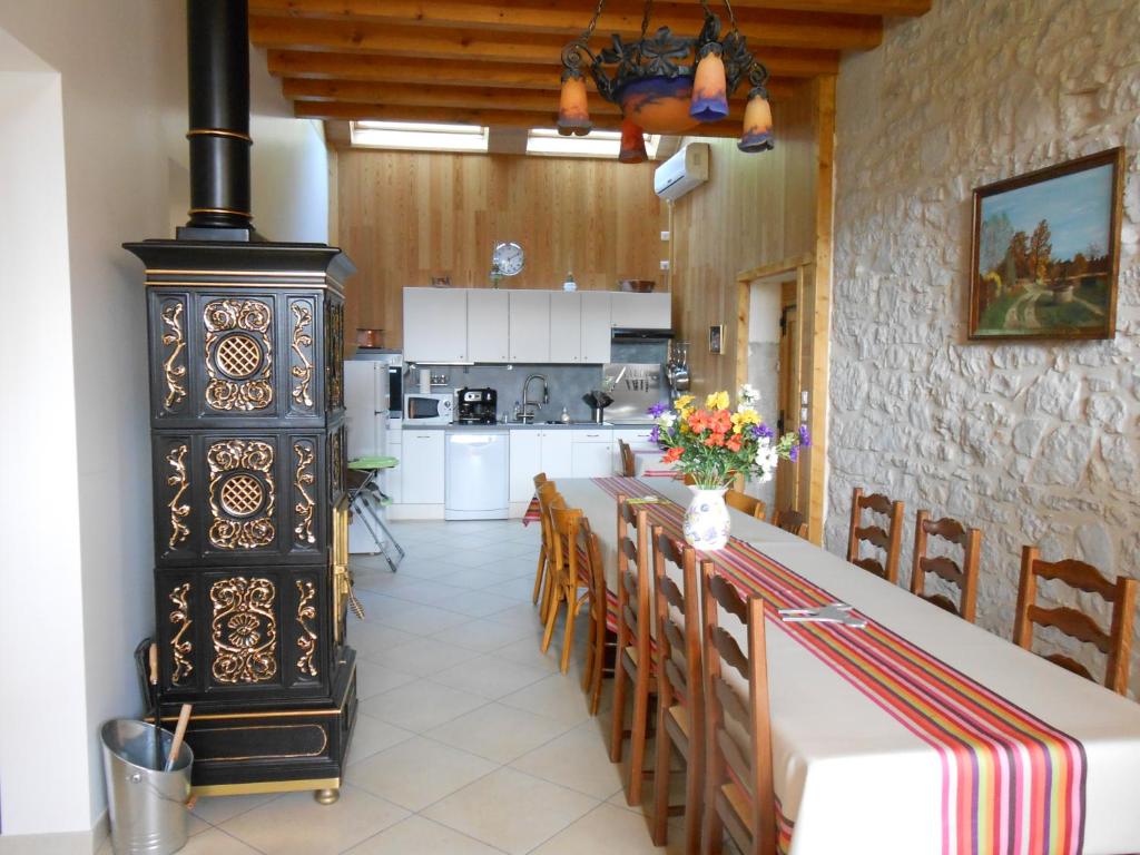 A kitchen or kitchenette at Gite du Cret