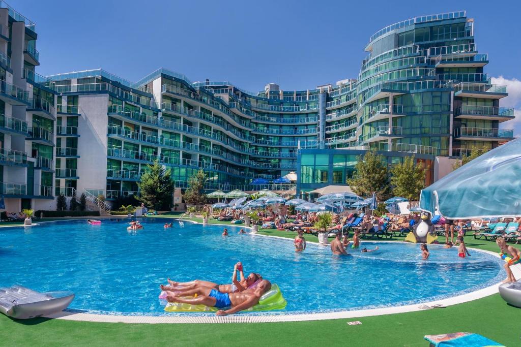 The swimming pool at or close to Hotel Primorsko Del Sol