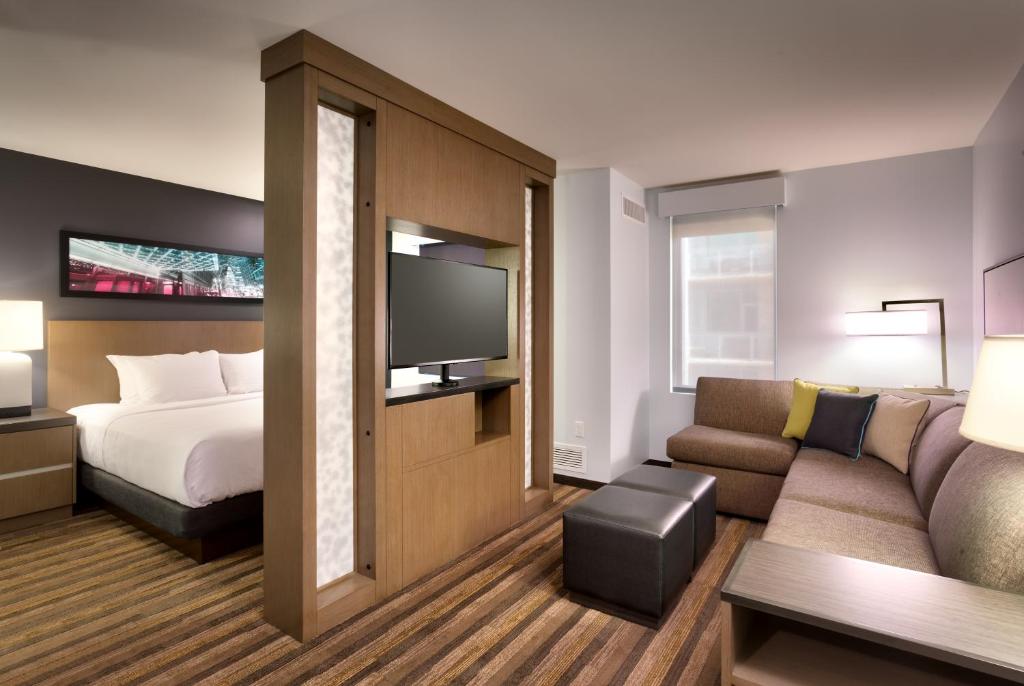 Hyatt House Portland / Downtown photo