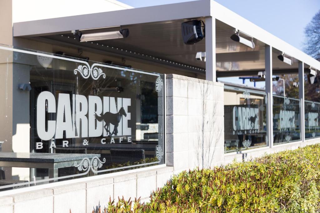 Racecourse Hotel and Motor Lodge - Resim 15